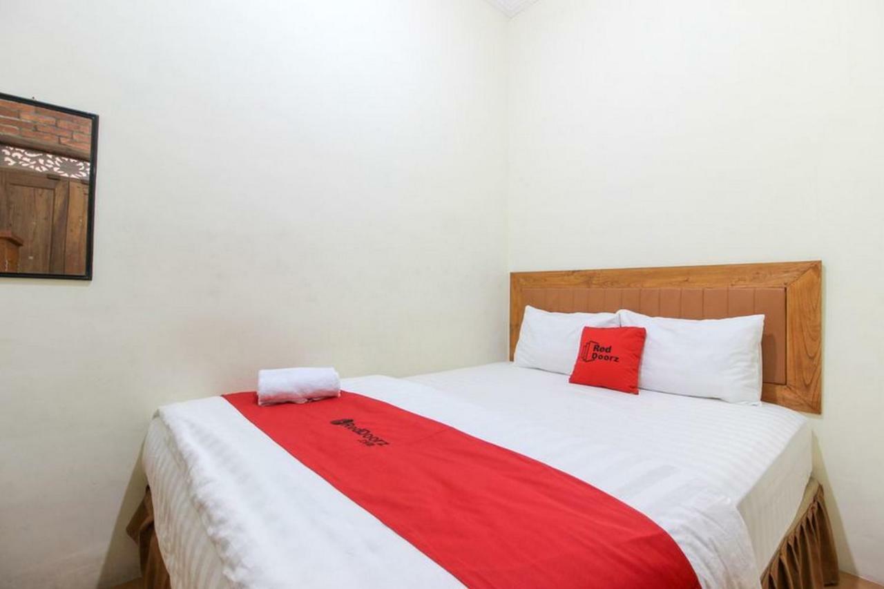 Reddoorz Near Amikom Yogyakarta 2 Maguwo Buitenkant foto