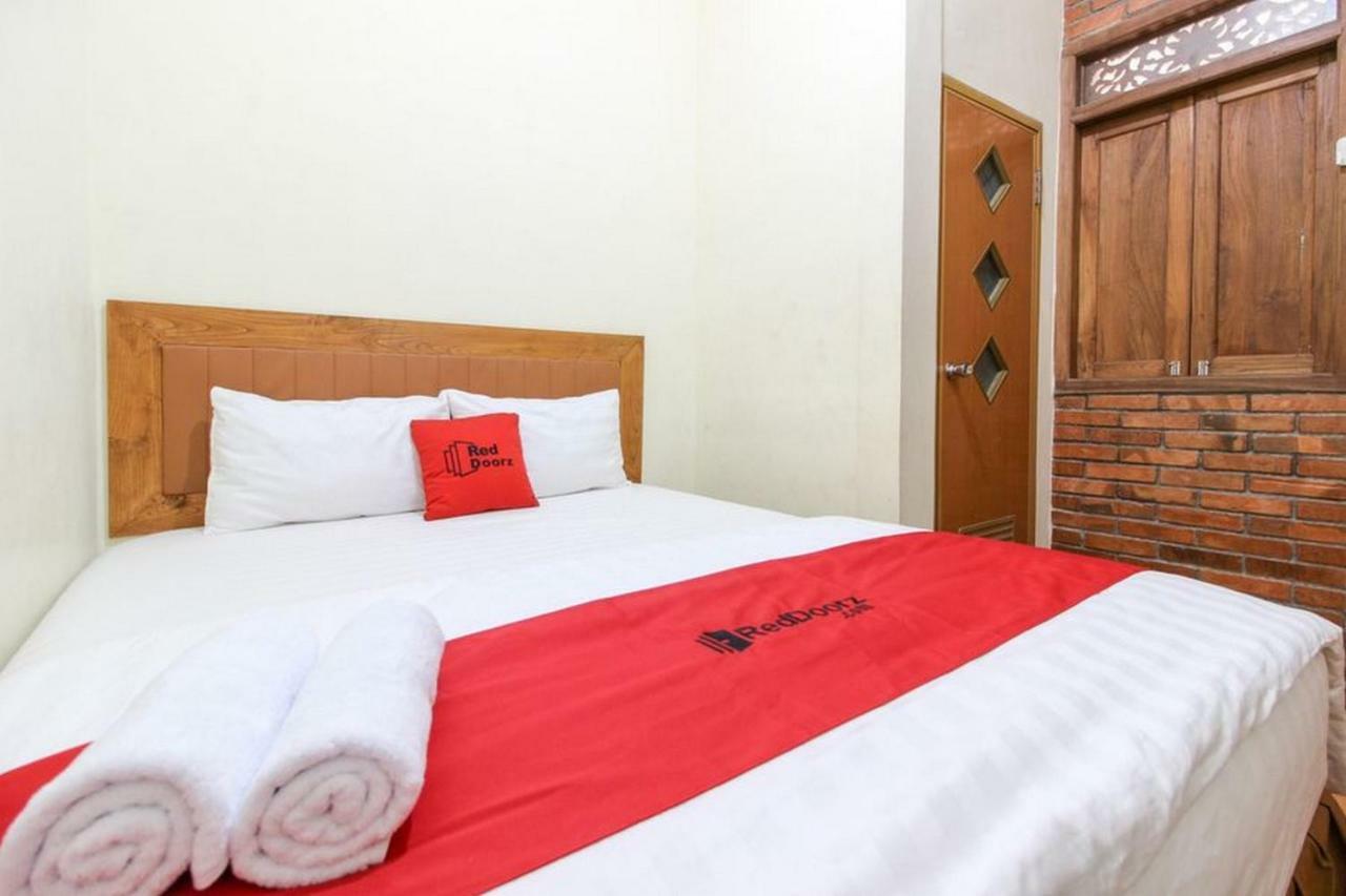 Reddoorz Near Amikom Yogyakarta 2 Maguwo Buitenkant foto