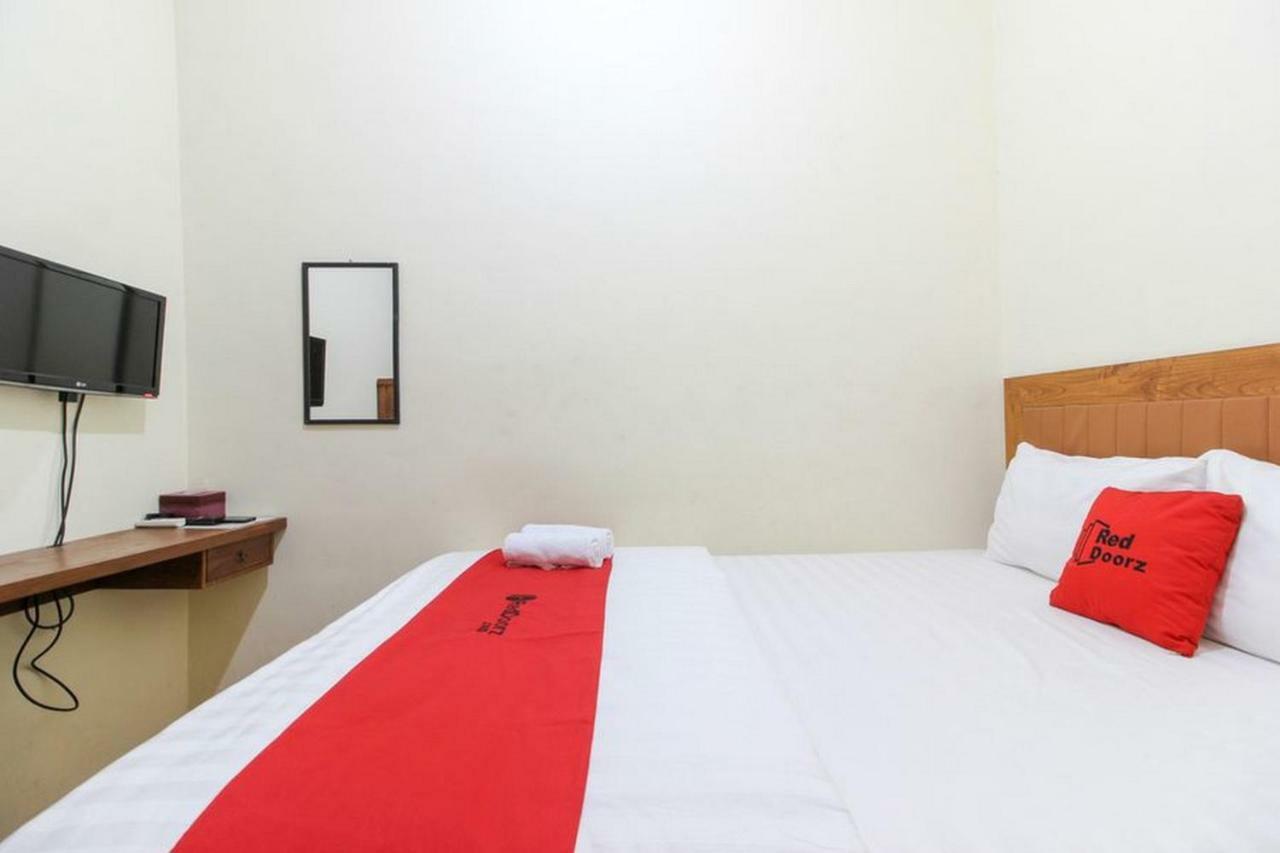 Reddoorz Near Amikom Yogyakarta 2 Maguwo Buitenkant foto